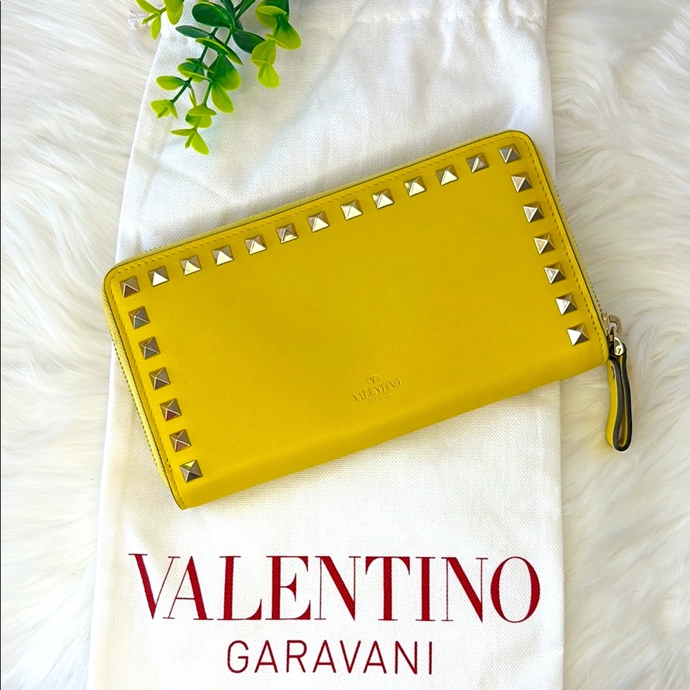Valentino Garavani Yellow Rock Stud‎ Zipper Wallet